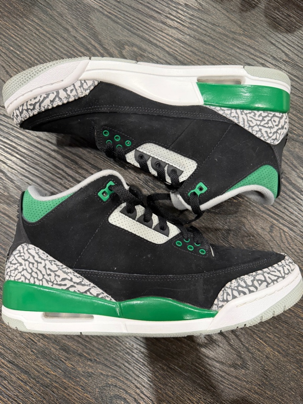 Jordan 3 Retro Pine Green men’s size 9.5